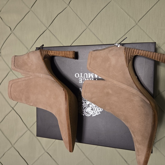 Vince Camuto Pentila booties. Tan suede,  size 8M - Picture 10 of 11
